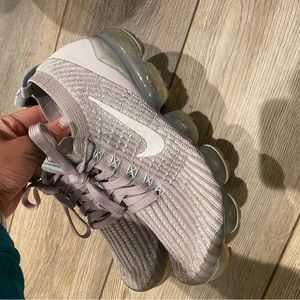Nike vapormax women’s sneakers